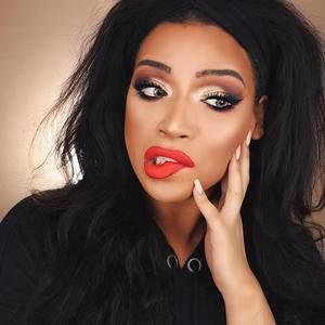 Meet your Posher, Jade